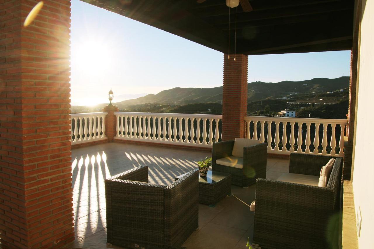 Villa El Palomar Azul With Pool And Sea View Benajarafe Exterior foto